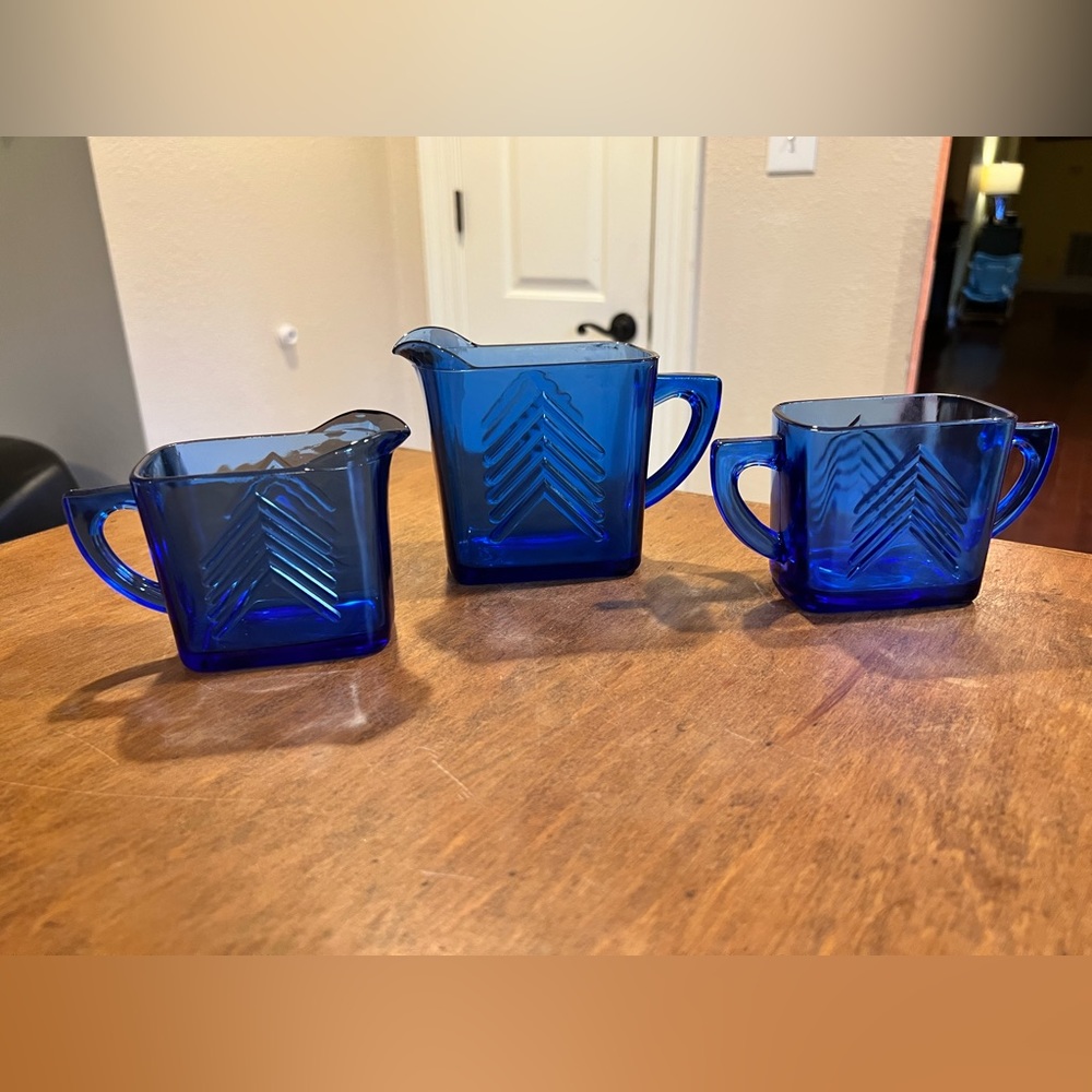 Hazel Atlas Cobalt Blue Chevron Creamer and Sugar 3 Piece Set